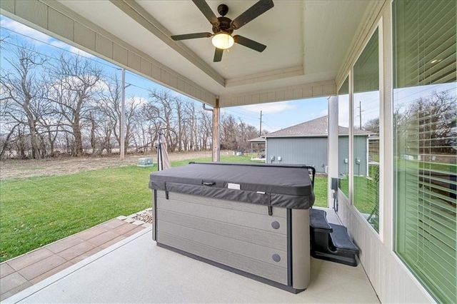 19004 Skyview Lane, Spring Hill, KS 66083