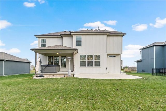 19004 Skyview Lane, Spring Hill, KS 66083
