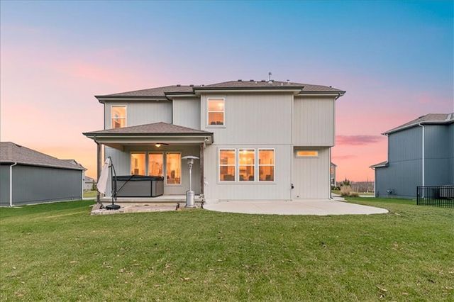 19004 Skyview Lane, Spring Hill, KS 66083