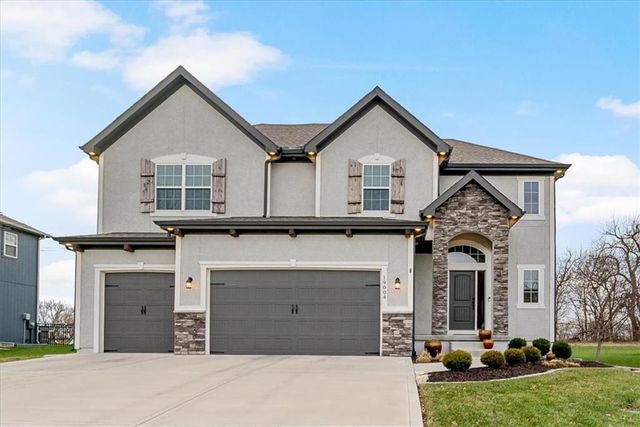 19004 Skyview Lane, Spring Hill, KS 66083