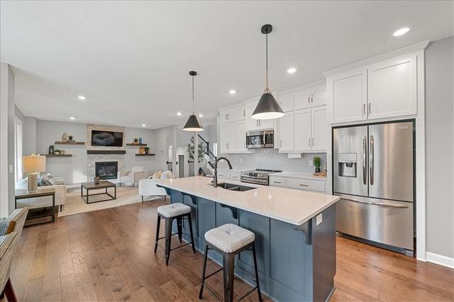 19004 Skyview Lane, Spring Hill, KS 66083