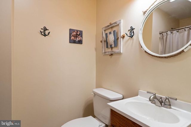 100 OYSTERMAN DR, Milton, DE 19968