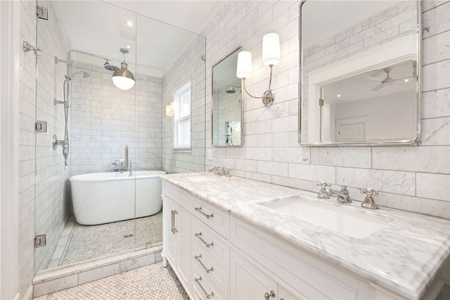 1101 N Woolsey Avenue, Fayetteville, AR 72703