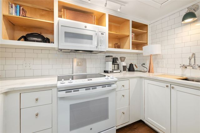 1101 N Woolsey Avenue, Fayetteville, AR 72703