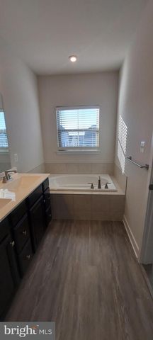 5970 APLOMADO LN, New Market, MD 21774