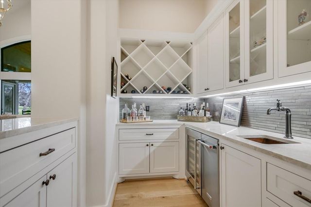 1005 Cats Eye, Horseshoe Bay, TX 78657