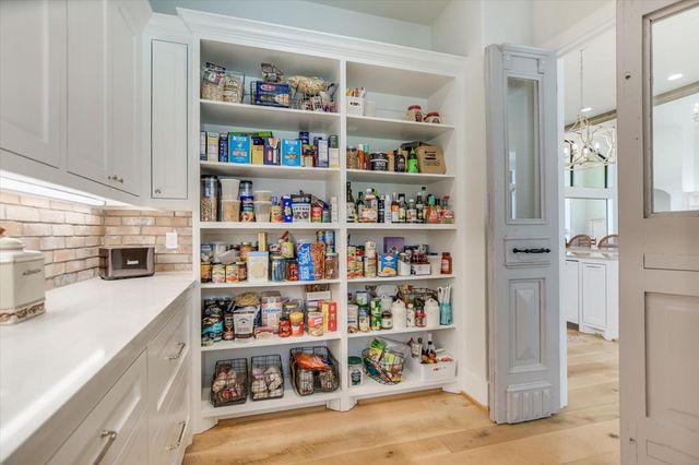 1005 Cats Eye, Horseshoe Bay, TX 78657