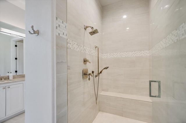 1005 Cats Eye, Horseshoe Bay, TX 78657