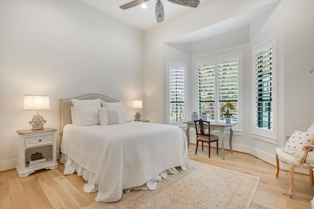 1005 Cats Eye, Horseshoe Bay, TX 78657