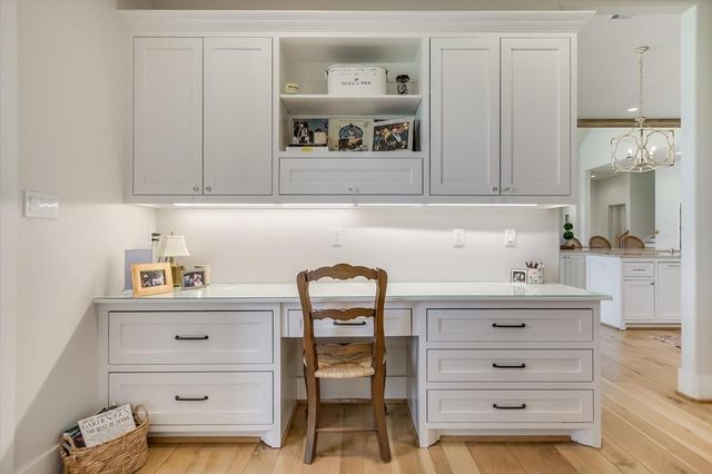 1005 Cats Eye, Horseshoe Bay, TX 78657