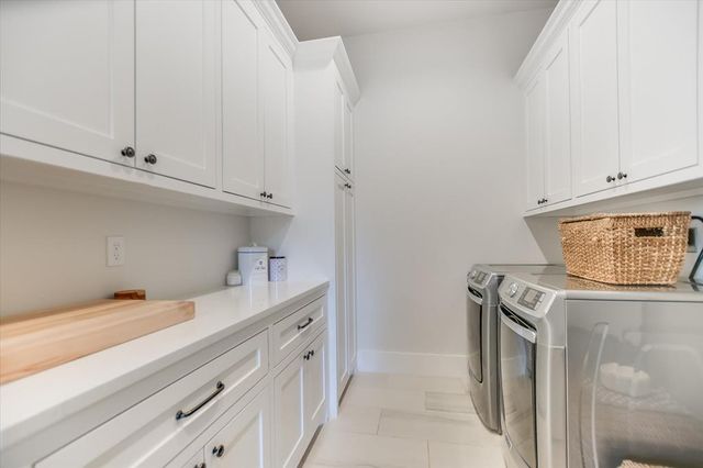 1005 Cats Eye, Horseshoe Bay, TX 78657