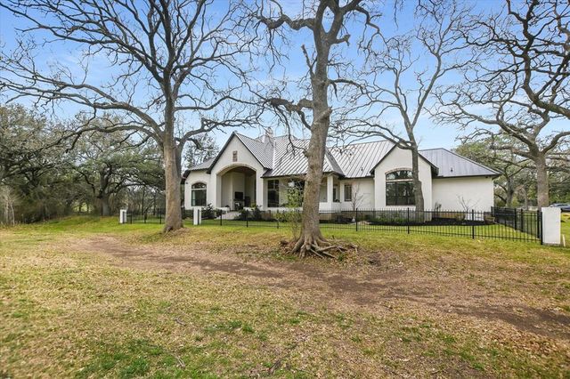 1005 Cats Eye, Horseshoe Bay, TX 78657