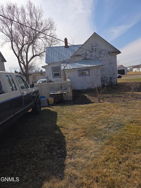 112 4th Street S, Glen Ullin, ND 58631 photo 22