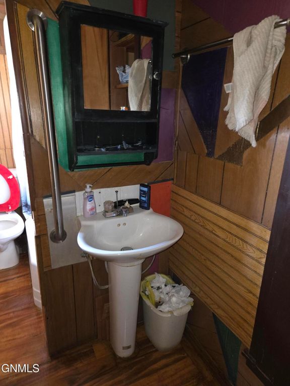 112 4th Street S, Glen Ullin, ND 58631 photo 4