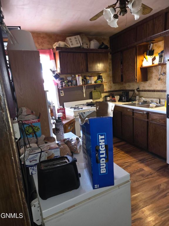 112 4th Street S, Glen Ullin, ND 58631 photo 6