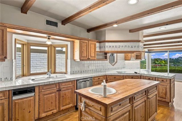 1026 Santiago Drive, Newport Beach, CA 92660