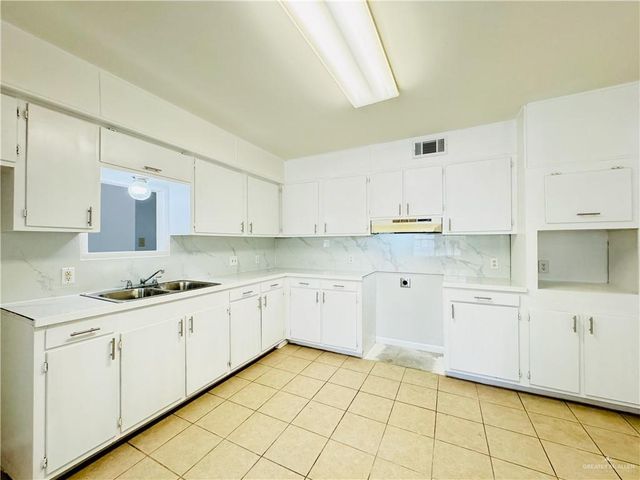 2008 Miller Avenue, Donna, TX 78537