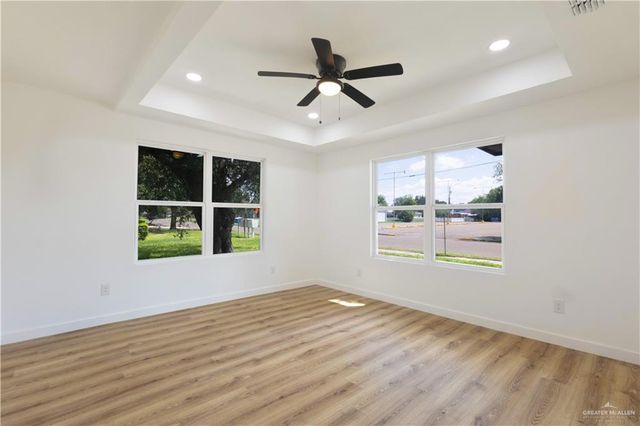 130 W Magnolia Avenue, La Feria, TX 78559