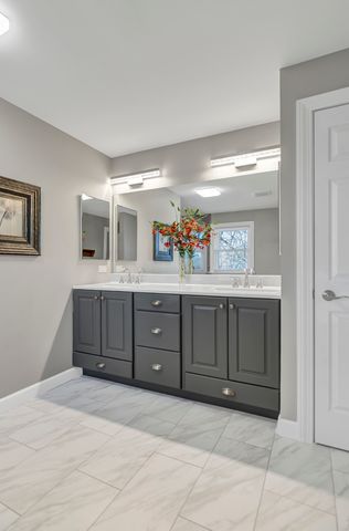 512 Bay Road, Mchenry, IL 60051