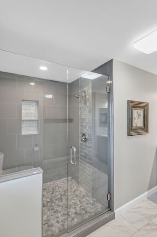 512 Bay Road, Mchenry, IL 60051