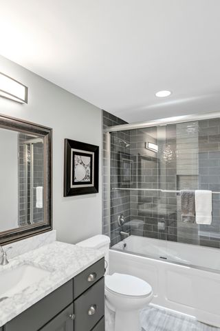 512 Bay Road, Mchenry, IL 60051