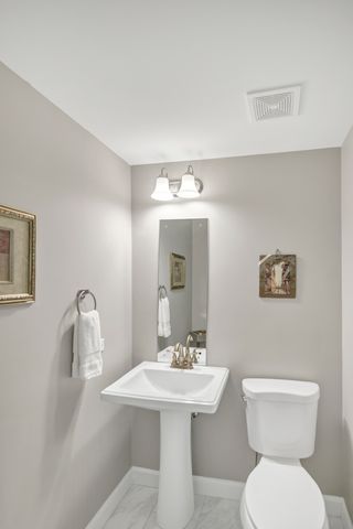 512 Bay Road, Mchenry, IL 60051