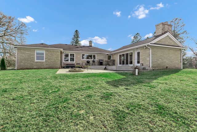 512 Bay Road, Mchenry, IL 60051