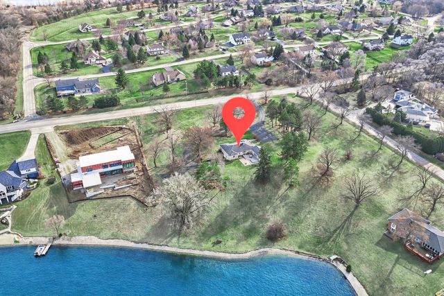 512 Bay Road, Mchenry, IL 60051