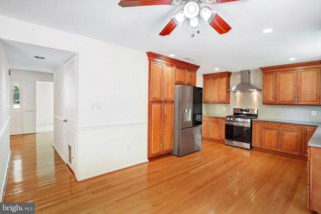124 ENVIRONS RD, Sterling, VA 20165