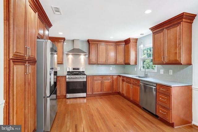 124 ENVIRONS RD, Sterling, VA 20165