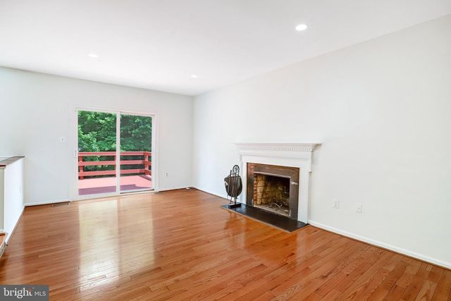 124 ENVIRONS RD, Sterling, VA 20165