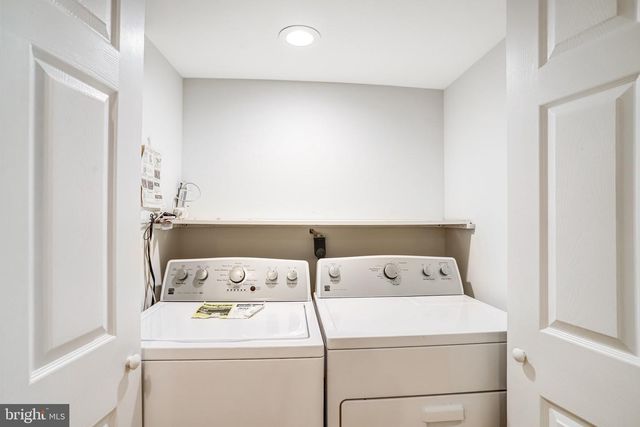 124 ENVIRONS RD, Sterling, VA 20165