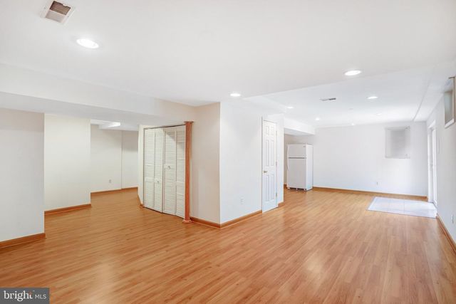 124 ENVIRONS RD, Sterling, VA 20165