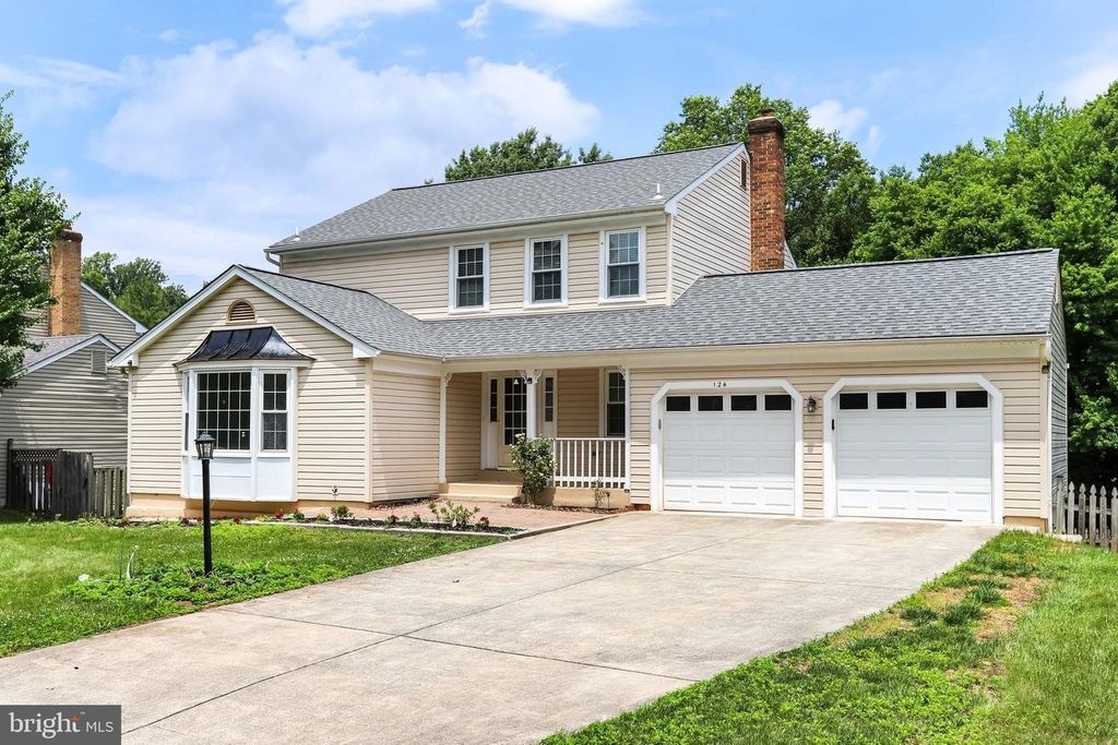 124 ENVIRONS RD, Sterling, VA 20165