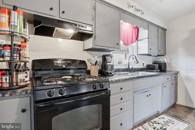 1484 CLAYOMA AVE, York, PA 17408