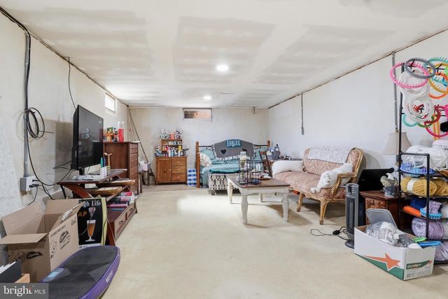 1484 CLAYOMA AVE, York, PA 17408