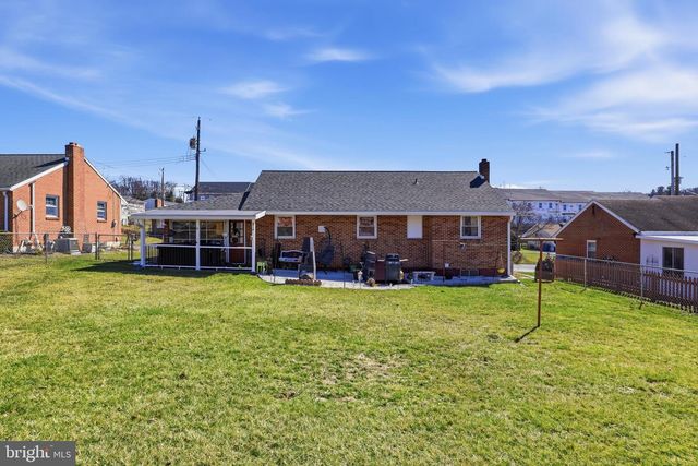 1484 CLAYOMA AVE, York, PA 17408