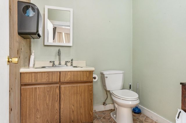 1290 Woodbury Avenue, Portsmouth, NH 03801