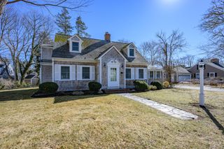 122 Park Avenue, Centerville, MA 02632