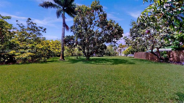 18475 SW 204th Street, Miami, FL 33187