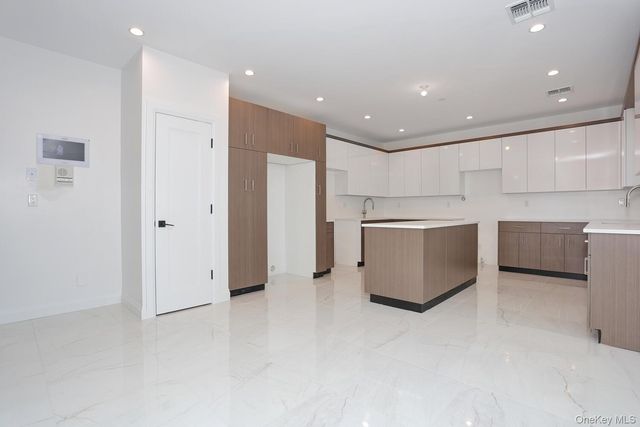 4 Howard Drive 213, Spring Valley, NY 10977