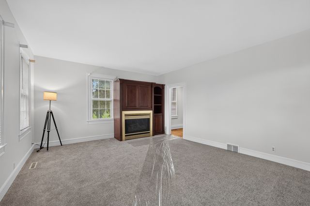 30W722 Smith Road, Wayne, IL 60184