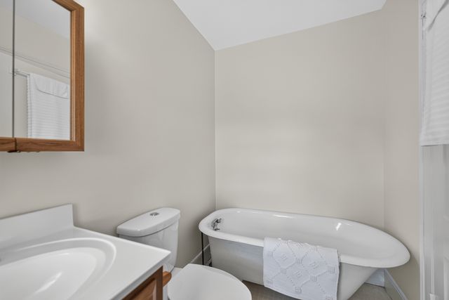 30W722 Smith Road, Wayne, IL 60184