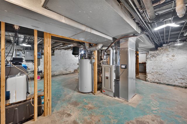 30W722 Smith Road, Wayne, IL 60184
