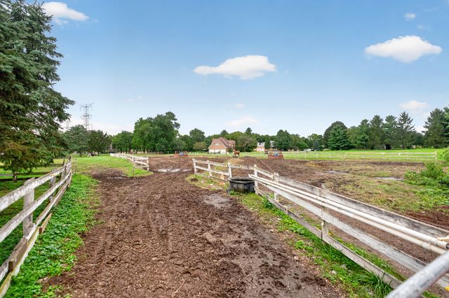 30W722 Smith Road, Wayne, IL 60184