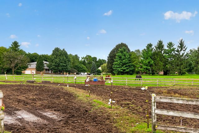 30W722 Smith Road, Wayne, IL 60184