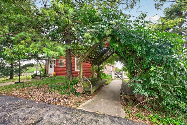 30W722 Smith Road, Wayne, IL 60184