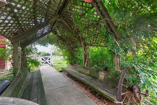 30W722 Smith Road, Wayne, IL 60184