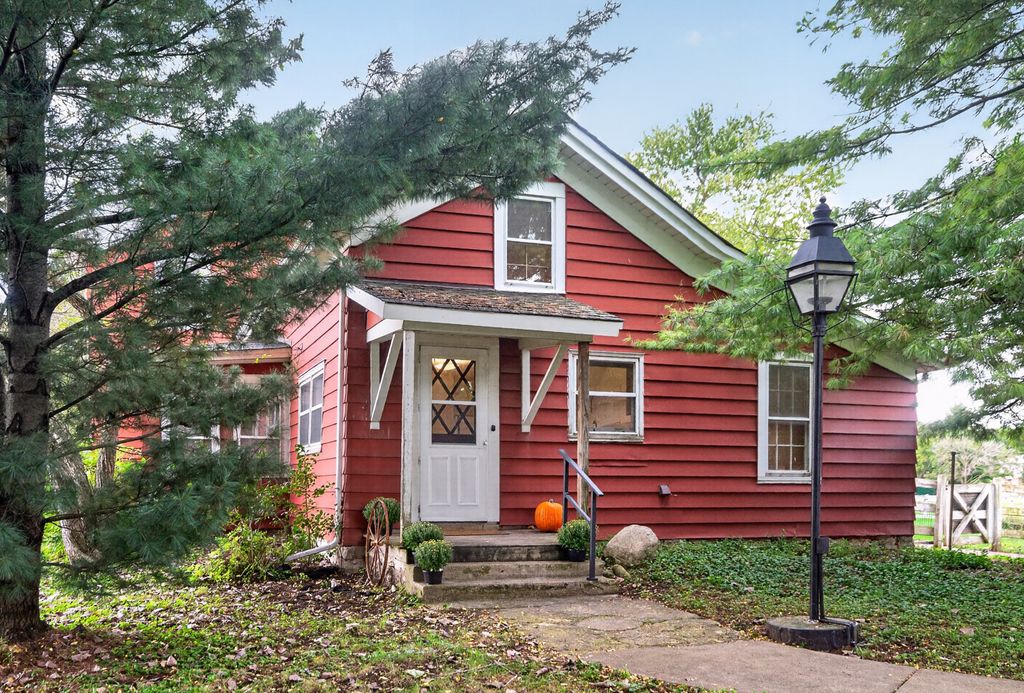 30W722 Smith Road, Wayne, IL 60184 — photo 2