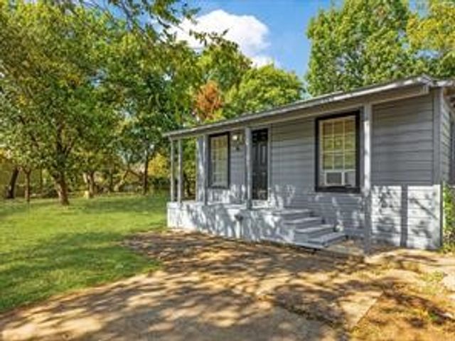 519 Sunnyside Avenue, Cockrell Hill, TX 75211